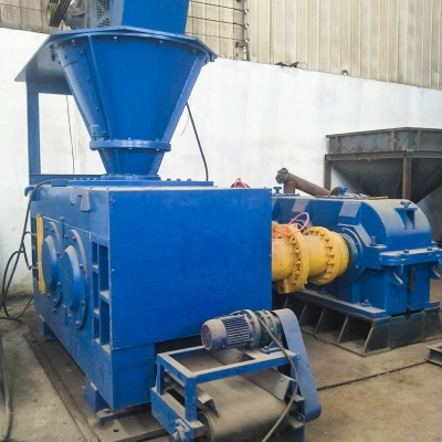 Double-shaft briquette machine