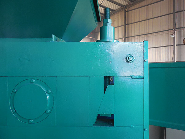 Coal briquette machine