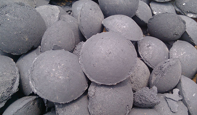 Mineral powder briquettes