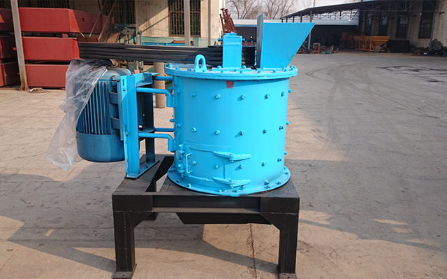 Compound crushing machine